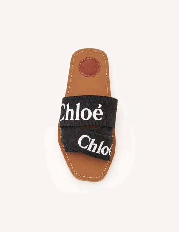 Chloe woody flat