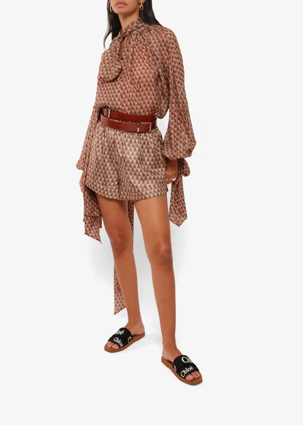 Chloe woody flat